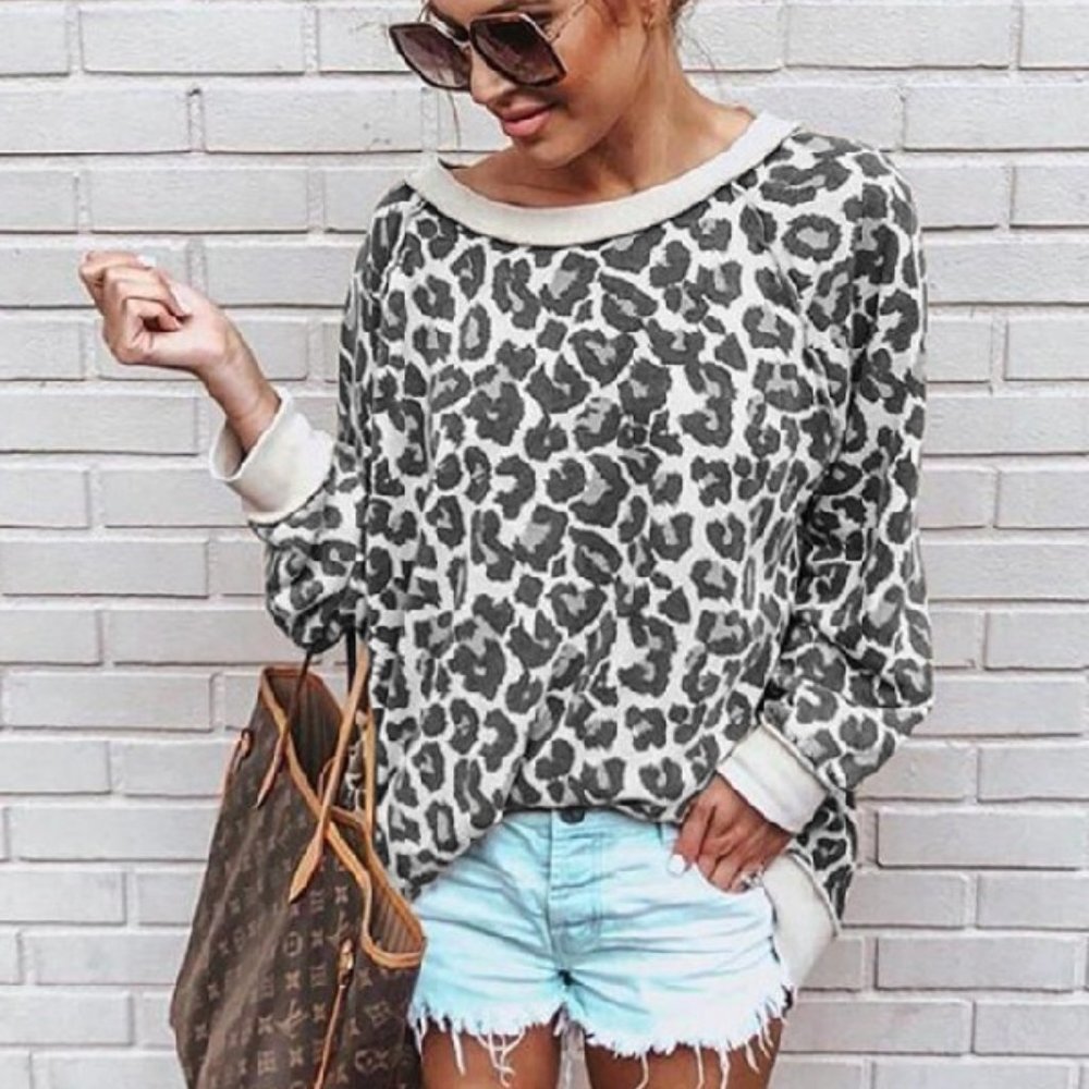 Crewneck Leopard Printed Sweatshirts